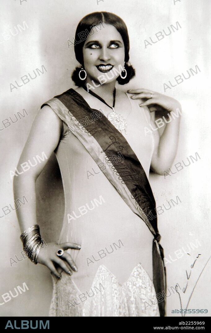 ESTRELLITA CASTRO. ESTRELLA CASTRO NAVARRETE. ACTRIZ Y CANTANTE ESPAÑPOLA. SEVILLA 1914 - 1983. FOTO PROMOCIONAL.