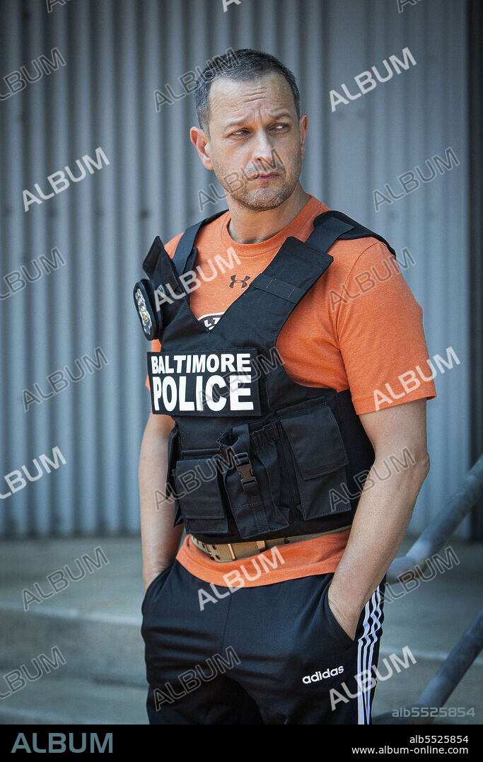 JOSH CHARLES in WE OWN THIS CITY, 2022, directed by REINALDO MARCUS GREEN. Copyright Crime Story Media / HBO.