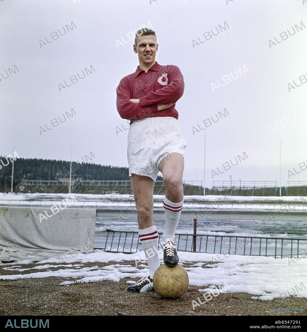 1963-04-02. Fotbollsspelaren Göran Kummelstedt, Degerfors IF, inför den allsvenska premiären våren 1963. Göran blev Sveriges första fotbollsspelare som utsattes för hulligansim då han fick en ölburk i huvudet när han spelade för Örebro mot IFK Göteborg i allsvanskan på Eyravallen 25:e oktober 1970.. Foto: Dagens Nyheter / TT / Kod: 192. **SvD OUT**.