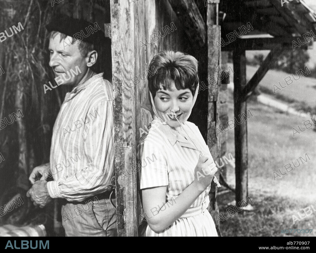 ANNIE FRATELLINI et BOURVIL dans TOUT L'OR DU MONDE, 1961, réalisé par RENE CLAIR. Copyright FILMSONOR.