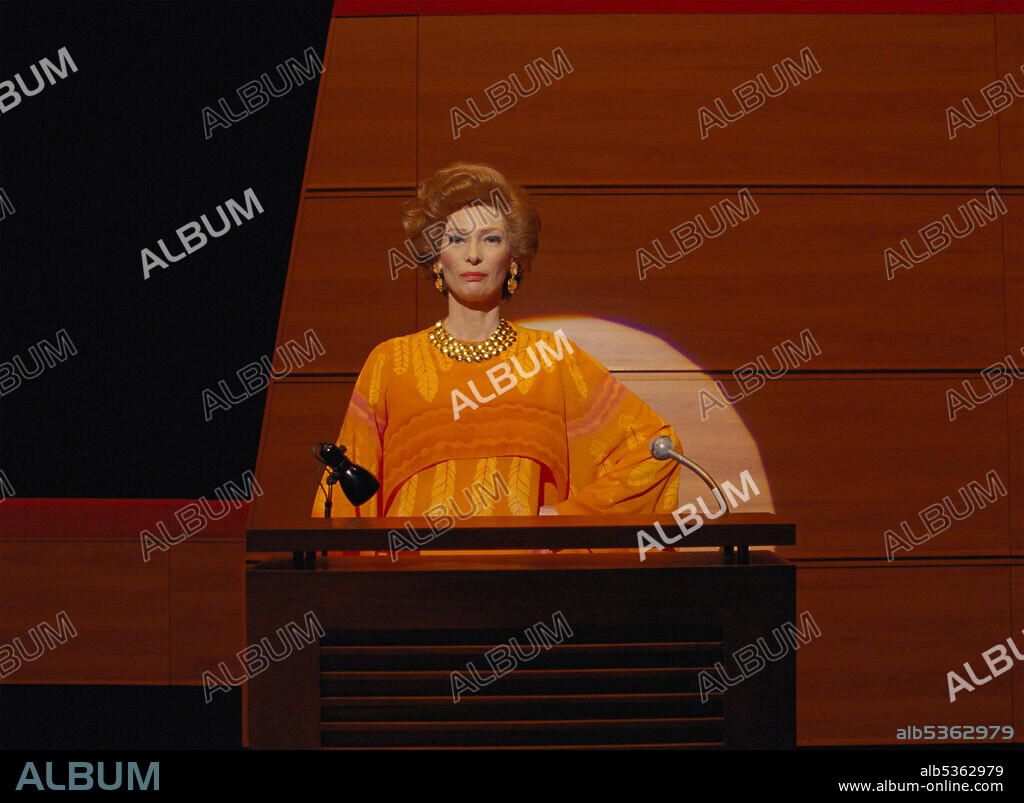 TILDA SWINTON en LA CRONICA FRANCESA, 2021 (THE FRENCH DISPATCH), dirigida por WES ANDERSON. Copyright AMERICAN EMPIRICAL PICTURES/INDIAN PAINTBRUSH/STUDIO BABELSB.