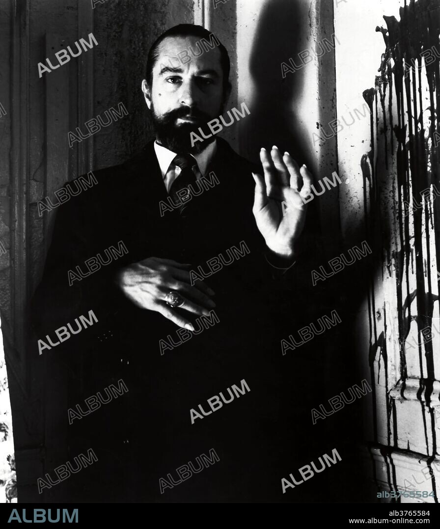 ROBERT DE NIRO in ANGEL HEART, 1987, unter der Regie von ALAN PARKER. Copyright UNION FILMS/CAROLCO INT/TRI STAR.