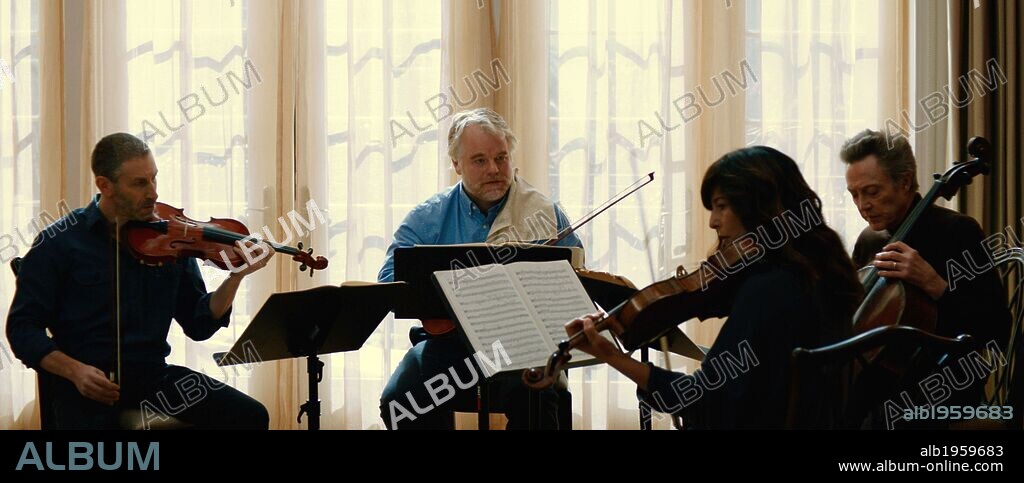 CATHERINE KEENER, CHRISTOPHER WALKEN, MARK IVANIR y PHILIP SEYMOUR HOFFMAN en EL ULTIMO CONCIERTO, 2012 (A LATE QUARTET), dirigida por YARON ZILBERMAN. Copyright OPENING NIGHT PRODUCTIONS.