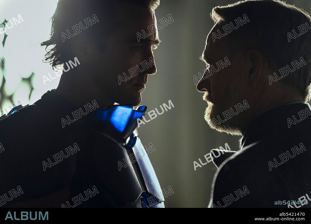 JARED HARRIS and LEE PACE in FOUNDATION, 2021, directed by ALEX GRAVES, JENNIFER PHANG and RUPERT SANDERS. Copyright Skydance Television.