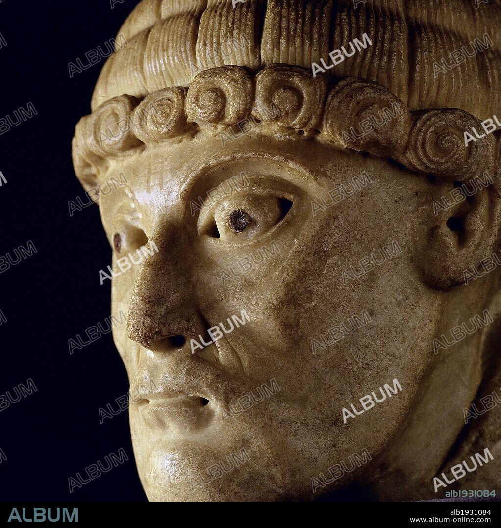 Escultura de mármol, portalada de San Pedro de Roda, maestro de Cabestany. Siglo XII, Perelada.