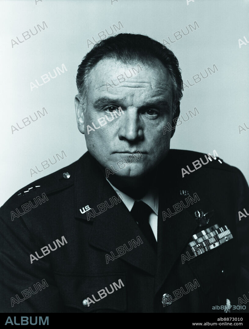 BILL SMITROVICH in FAIL SAFE, 2000, directed by STEPHEN FREARS. Copyright Maysville Pictures.