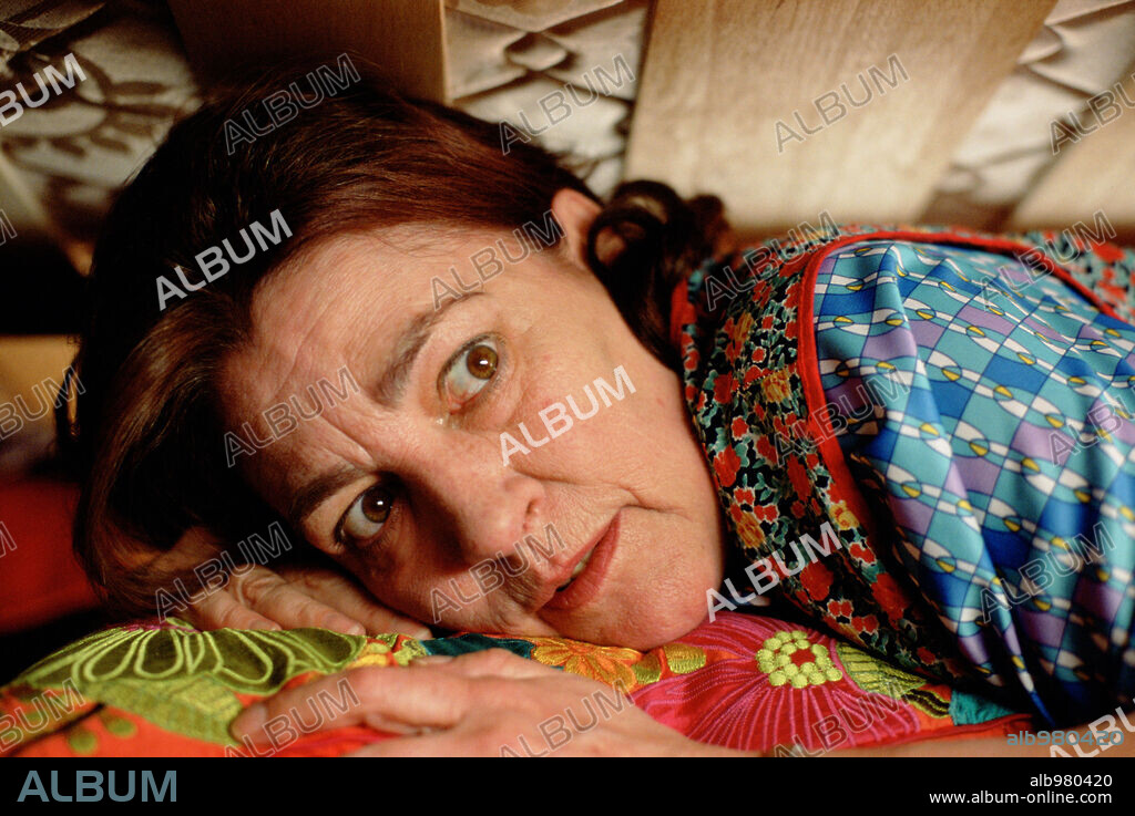 CARMEN MAURA in VOLVER, 2006, directed by PEDRO ALMODOVAR. Copyright EL DESEO S.A.