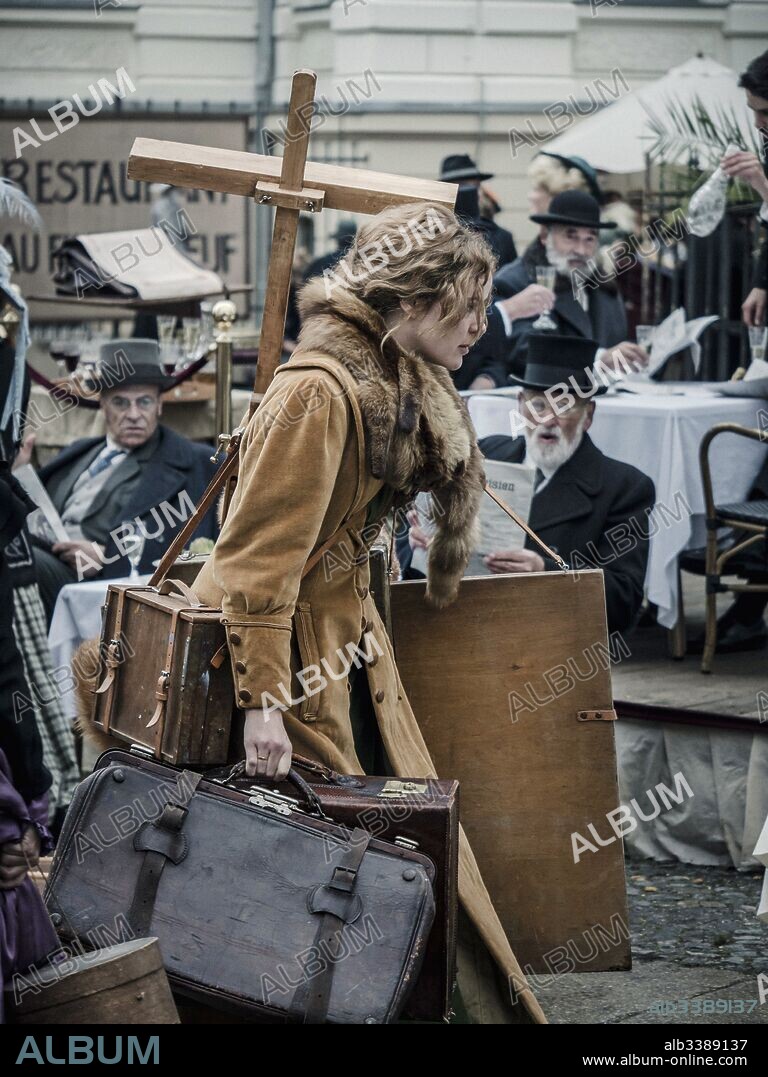 CARLA JURI en PAULA, 2016, dirigida por CHRISTIAN SCHWOCHOW. Copyright Pandora Filmproduktion, Grown Up Films, Alcatraz Films, West.
