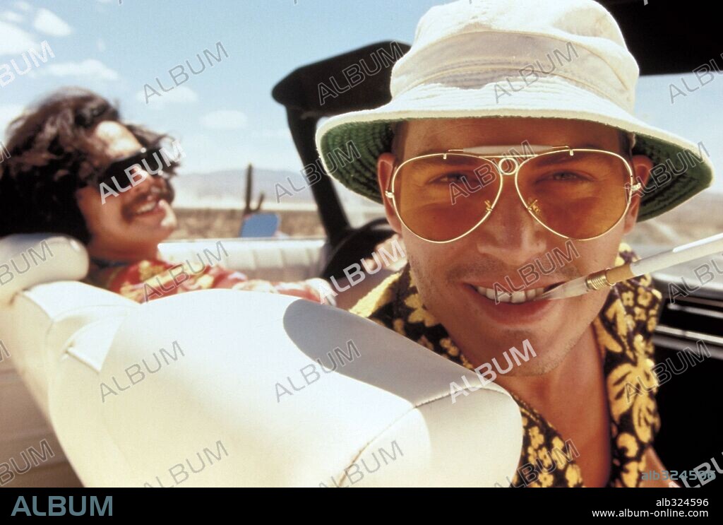 BENICIO DEL TORO y JOHNNY DEPP en MIEDO Y ASCO EN LAS VEGAS, 1998 (FEAR AND LOATHING IN LAS VEGAS), dirigida por TERRY GILLIAM. Copyright UNIVERSAL PICTURES / MOUNTAIN, PETER.
