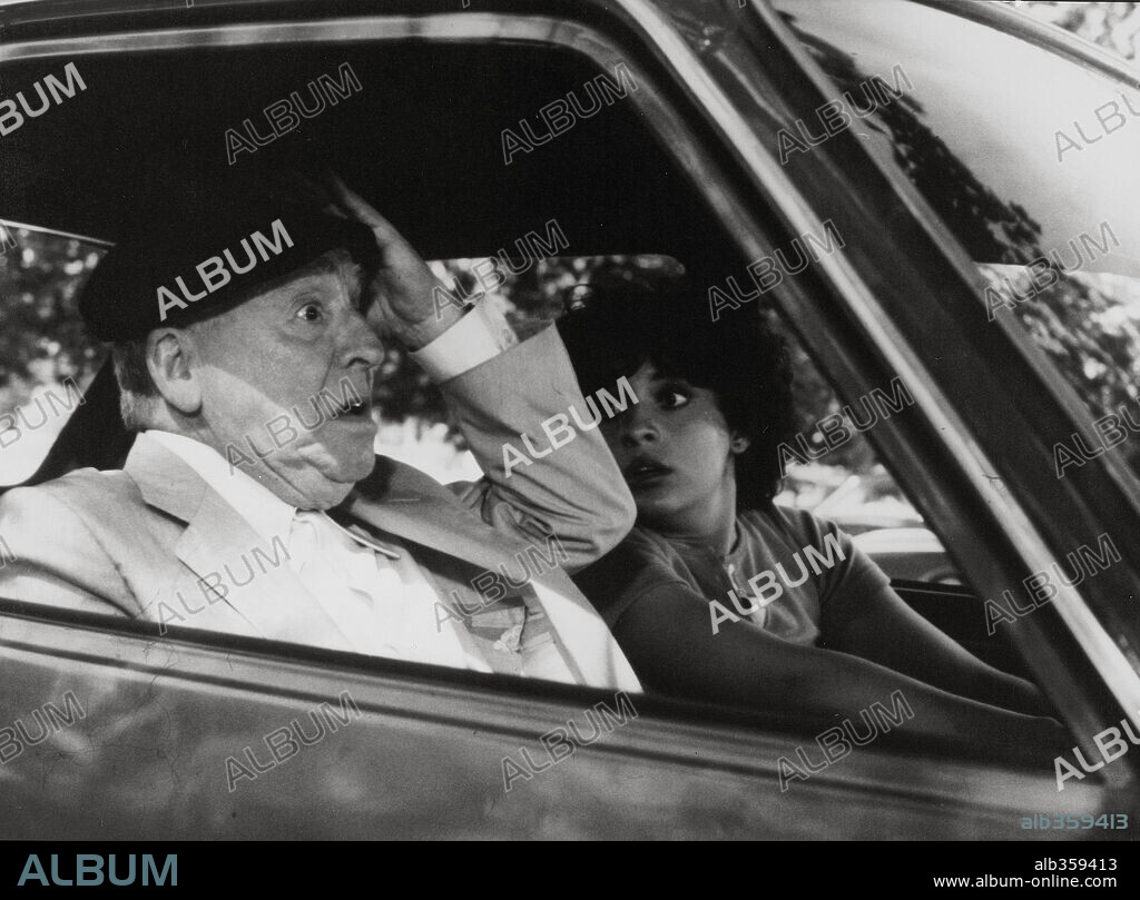 PACO MARTINEZ SORIA en ES PELIGROSO CASARSE A LOS 60, 1981, dirigida por MARIANO OZORES. Copyright FILMAYER.