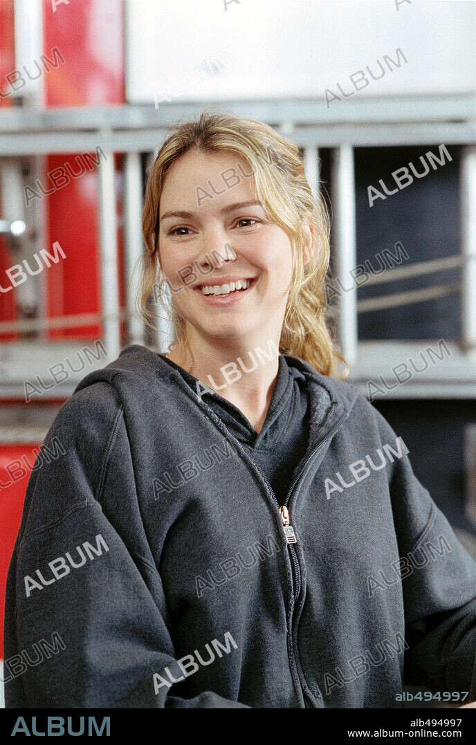 JACINDA BARRETT en BRIGADA 49, 2004 (LADDER 49), dirigida por JAY RUSSELL. Copyright TOUCHSTONE PICTURES.