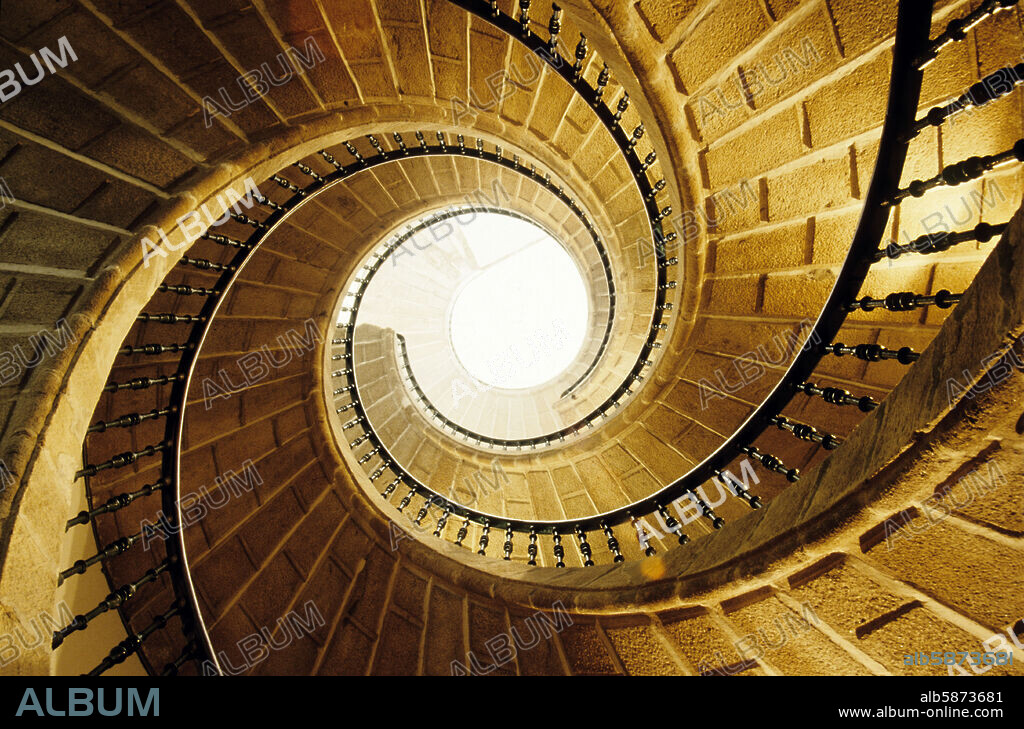 Santiago de Compostela, Iglesia de Santo Domingo Bonaval; triple escalera de caracol.