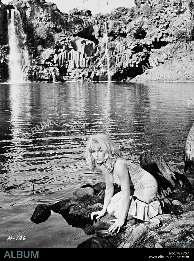 STELLA STEVENS en EL MAL, 1966 (RAGE), dirigida por GILBERTO GAZCON. Copyright COLUMBIA PICTURES.