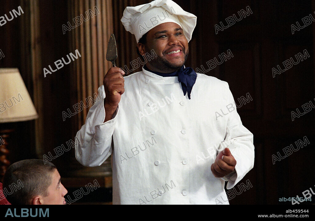 ANTHONY ANDERSON en SUPERAGENTE CODY BANKS 2: DESTINO LONDRES, 2004 (AGENT CODY BANKS 2: DESTINATION LONDON), dirigida por KEVIN ALLEN. Copyright METRO GOLDWYN MAYER / MAIDMENT, JAY.