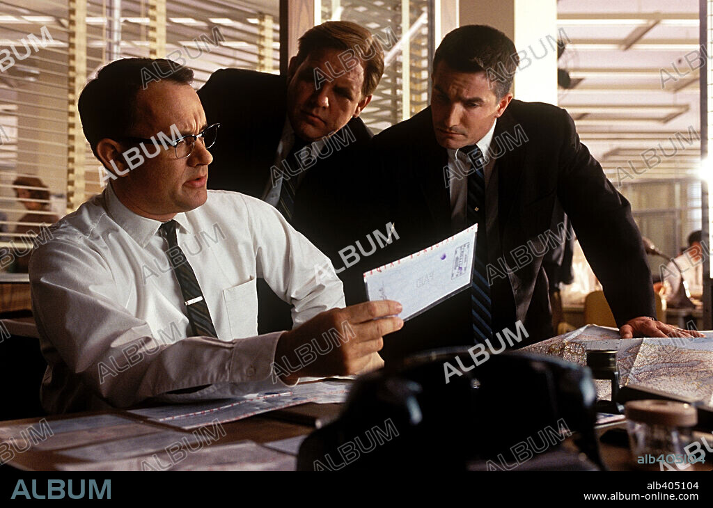 TOM HANKS in CATCH ME IF YOU CAN, 2002, directed by STEVEN SPIELBERG. Copyright DREAMWORKS / COOPER, ANDREW.