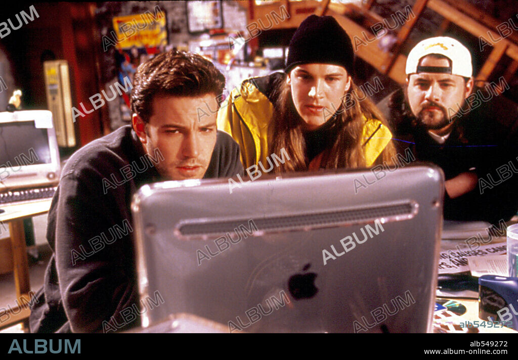 BEN AFFLECK, JASON MEWES and KEVIN SMITH in JAY AND SILENT BOB STRIKE BACK, 2001, directed by KEVIN SMITH. Copyright MIRAMAX.