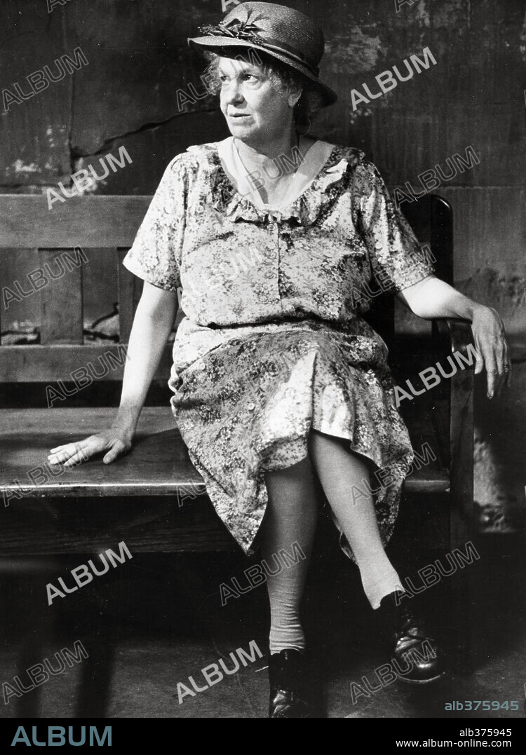 GERALDINE PAGE in THE TRIP TO BOUNTIFUL, 1985, directed by MASTERSON, PETER. Copyright ISLAND PICTURES.