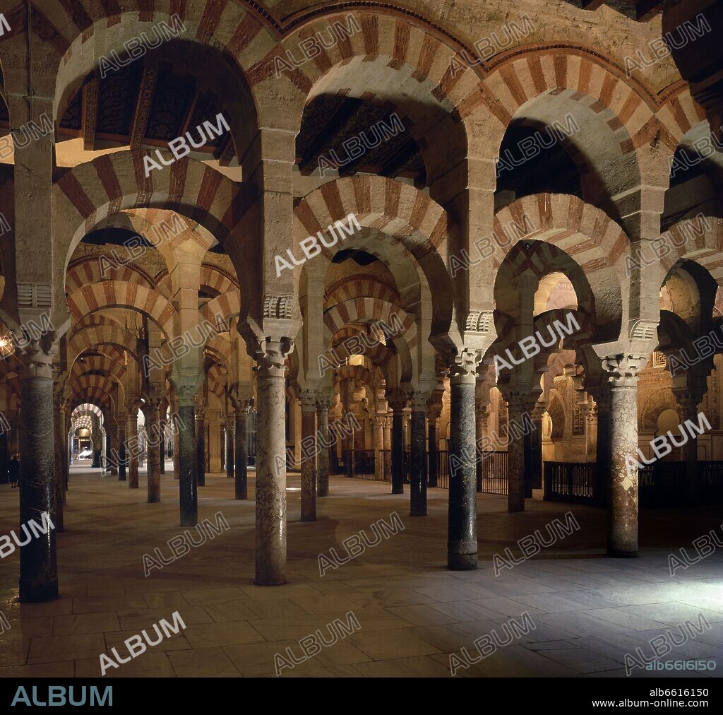 NAVES DE LA AMPLIACION DE AL-HAKAM II.