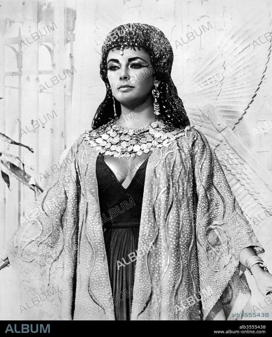 ELIZABETH TAYLOR dans CLEOPATRA, 1963, réalisé par JOSEPH L. MANKIEWICZ. Copyright 20TH CENTURY FOX.
