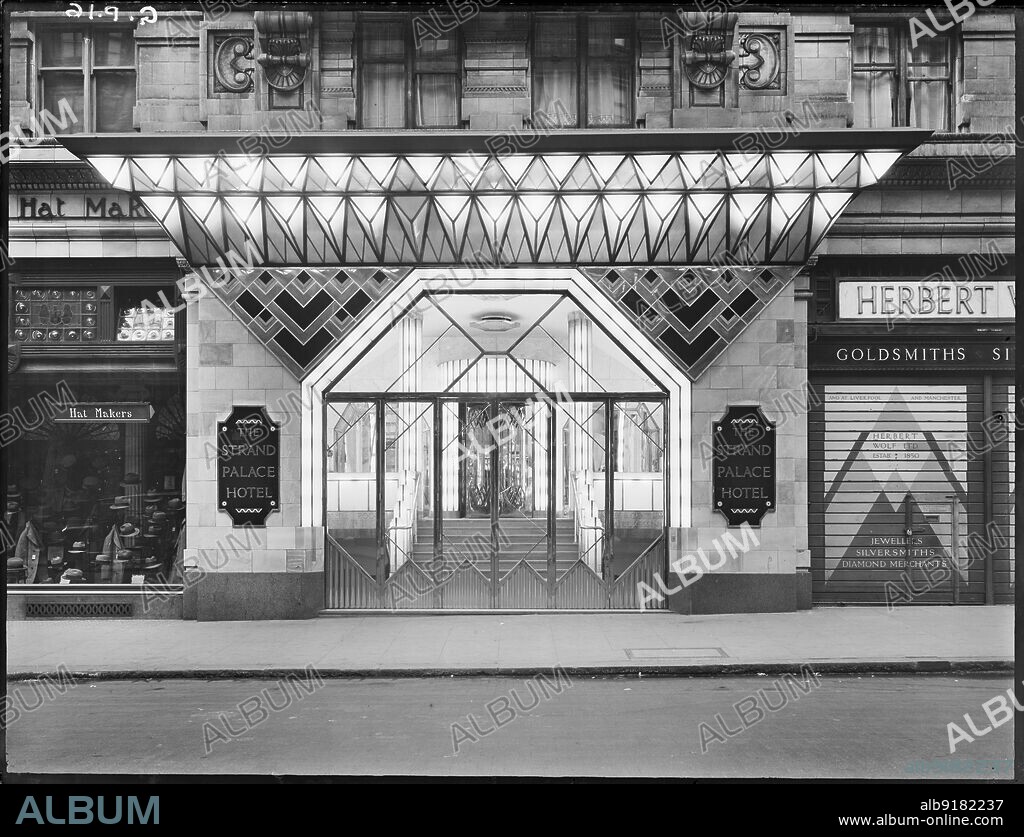 HERBERT FELTON. Strand Palace Hotel, Strand, City of Westminster, Greater London Authority, 1930-1939. The Art Deco entrance of the Strand Palace Hotel.