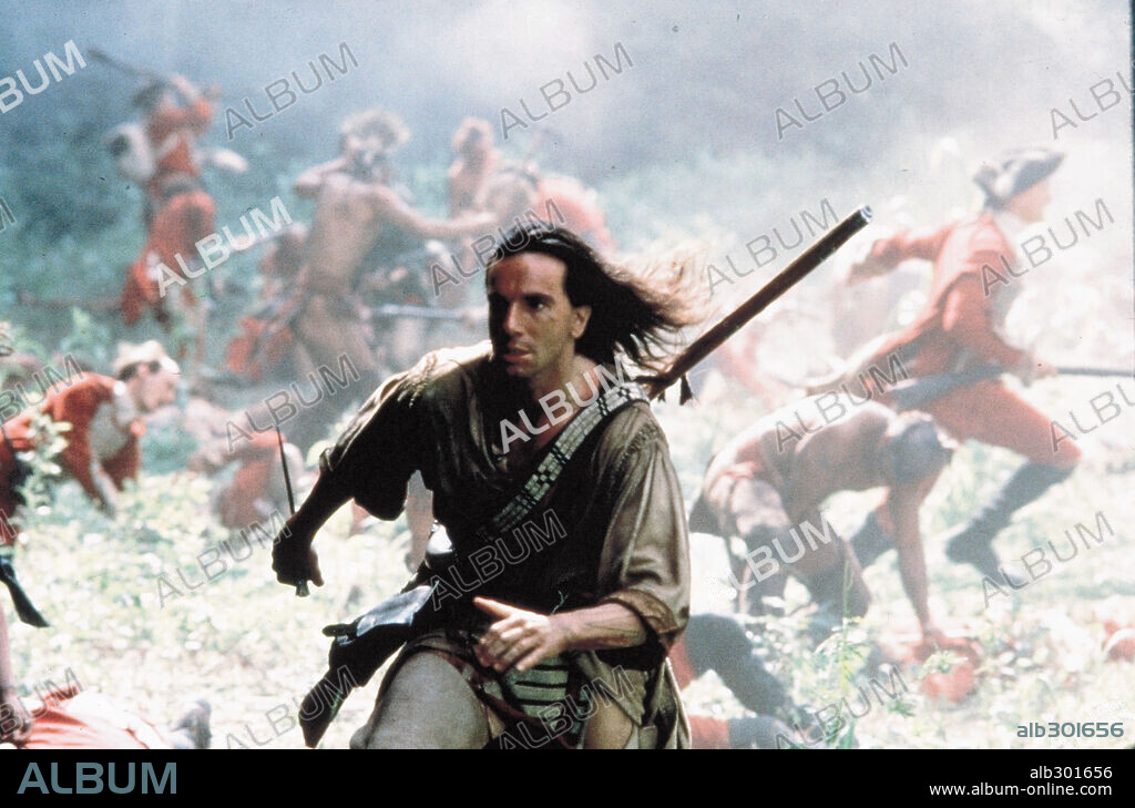 DANIEL DAY-LEWIS in THE LAST OF THE MOHICANS, 1992, directed by MICHAEL MANN. Copyright 20TH CENTURY FOX/MORGAN CREEK.