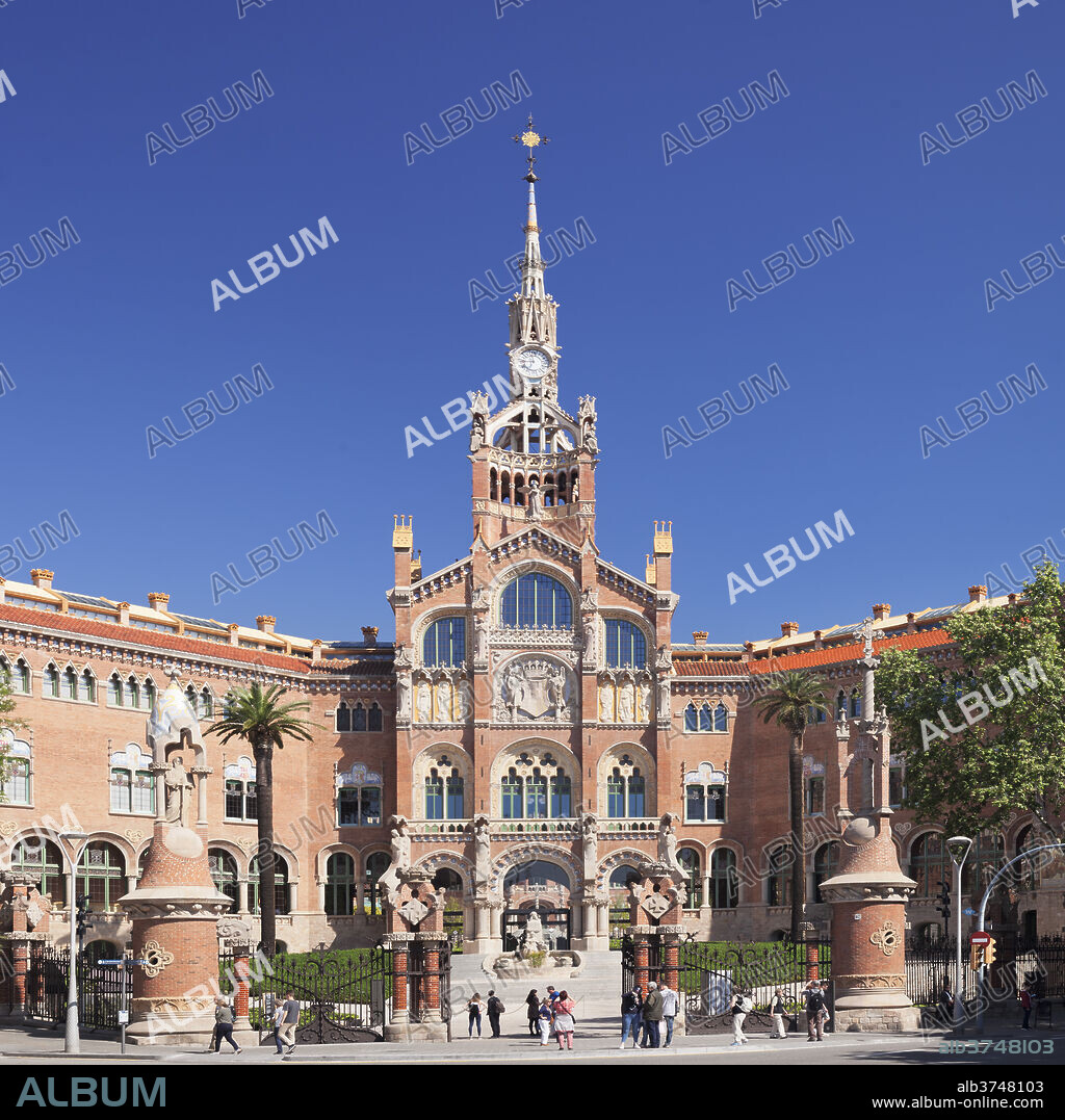 Hospital de la Santa Creu i Sant Pau (Hospital of the Holy Cross and St. Paul), Modernisme architect Lluis Domenech i Montaner, UNESCO World Heritage Site, Barcelona, Catalonia, Spain, Europe.