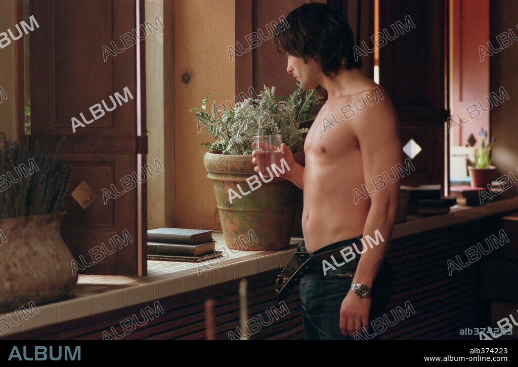 OLIVIER MARTINEZ en INFIEL, 2002 (UNFAITHFUL), dirigida por ADRIAN LYNE. Copyright KOPELSON ENTERTAINMENT/NEW REGENGY PICTURES/FOX 2000 PICTURE / WETCHER, BARRY.