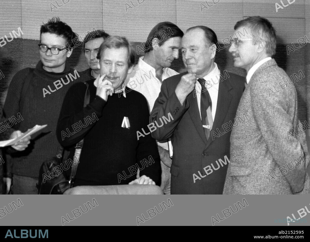 Far Right: Chairman Of The Civic Democratic Party (Ods) Vaclav Klaus In Mid 1990S Picture. Second From Left: His Political Opponent And Rival Vaclav Havel. Former Czech Premier And Years-Long Chairman Of Civic Democratic Party (Ods) Vaclav Klaus Was Elected As New President In Prague On Feb28 2003 To Suceed His Long Term Rival And Opponent Vaclav Havel.  (Photo by: Sovfoto/UIG via Getty Images).