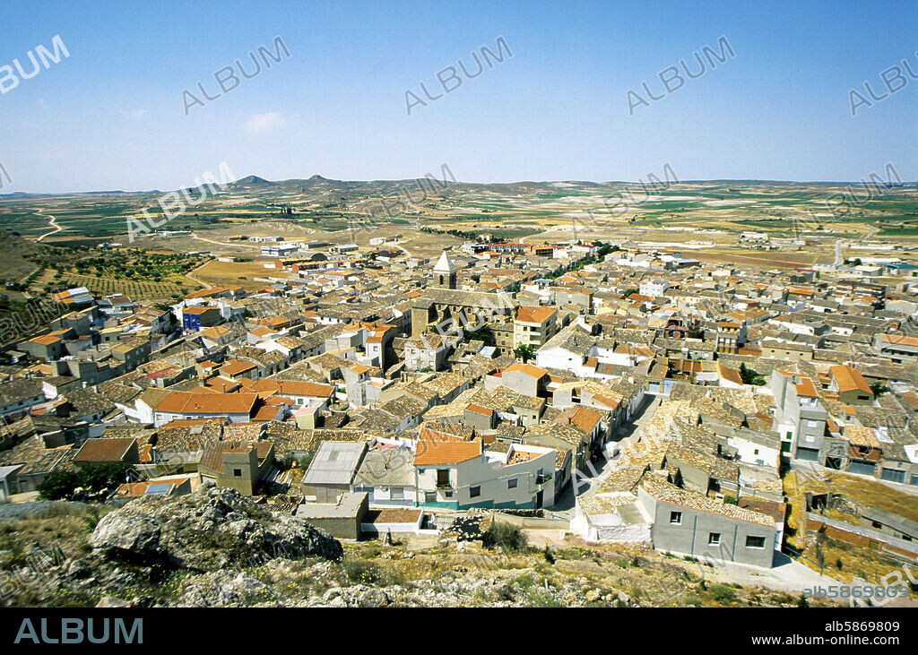 Montealegre del Castillo, pueblo y paisaje.