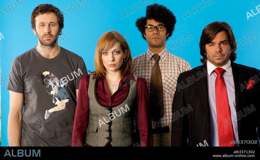 CHRIS O'DOWD, KATHERINE PARKINSON, MATT BERRY and RICHARD AYOADE in THE IT CROWD, 2006, directed by GRAHAM LINEHAN. Copyright CHANNEL 4 TELEVISION CORPORATION.