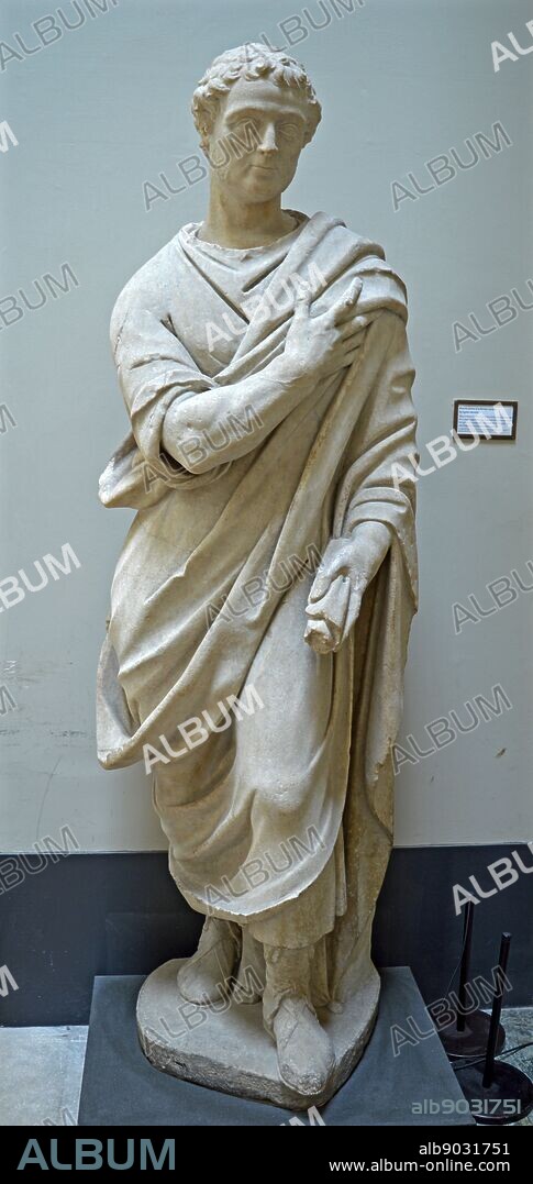 Marble statue of a Roman senator by Egidio Moretti. When in Rome in 1613-1614 the Earl of Arundel commissioned the sculptor Egidio Moretti to carve two Roman senators and two generals to complement his collection of antiques. The other three statues are displayed to your right.