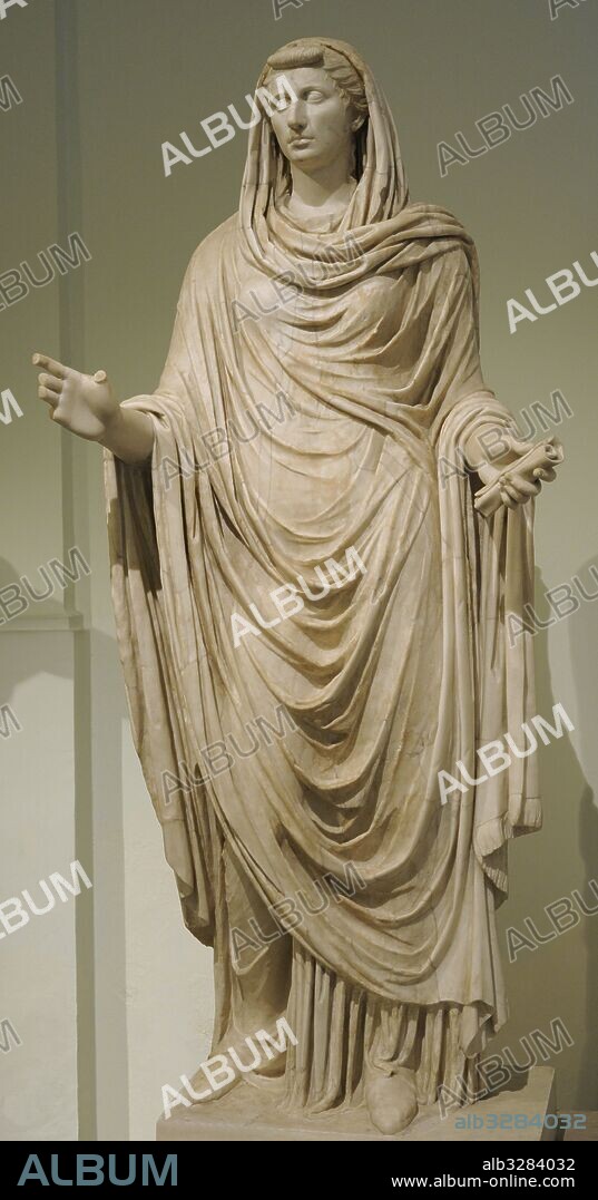 Retrato de Octavia la Menor "Octavia Minor" (64-11 a. C), hermana de Augusto, llamada Sibila. Finales siglo I a. C., principios del siglo I d. C. Mármol blanco. Colección Farnese. Museo Arqueológico Nacional. Nápoles. Italia.