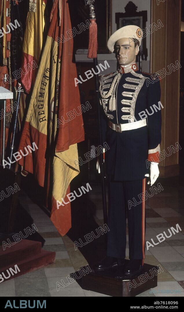 UNIFORME DE GALA GUARDIA CIVIL DEL GENERALISIMO.