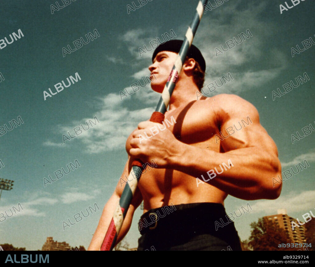 ARNOLD SCHWARZENEGGER en HERCULES IN NEW YORK, 1970, dirigida por ARTHUR ALLAN SEIDELMAN. Copyright TRIMARK PICTURES.