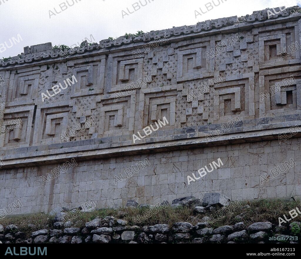 PALACIO GOBERNADOR-FRISO-MASCARONES DE CHAAC-ARTE MAYA.