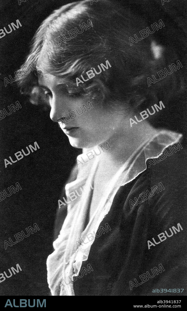 Gladys Cooper (1888-1971), English actress, 1900s.