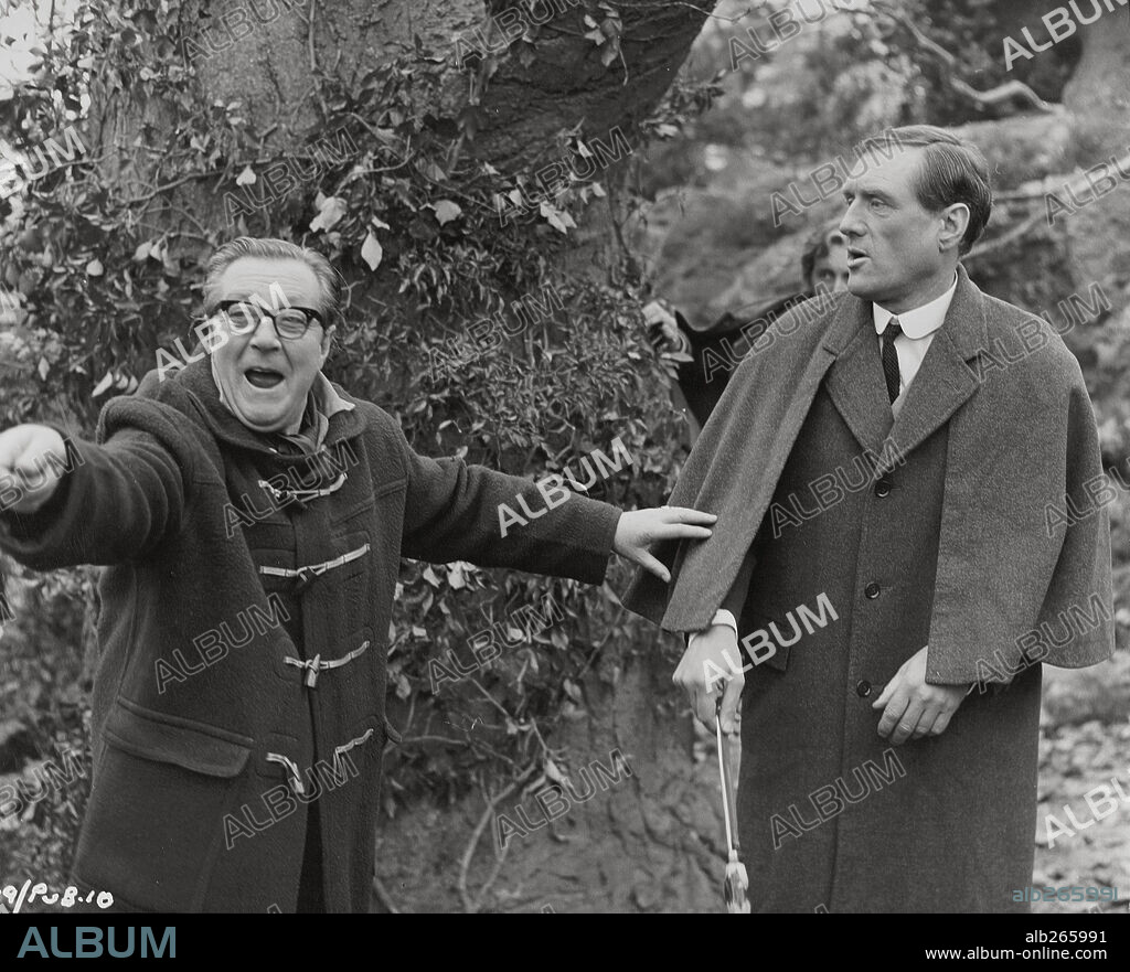 TERENCE FISHER en LA MEDUSA, 1964 (THE GORGON), dirigida por TERENCE FISHER. Copyright HAMMER.