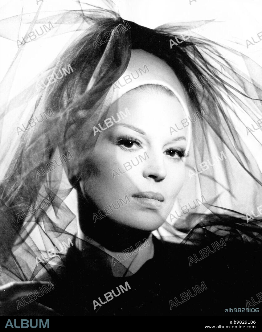 SILVANA MANGANO in THE WITCHES, 1967 (LE STREGHE), directed by FRANCO ROSSI, LUCHINO VISCONTI, MAURO BOLOGNINI, PIER PAOLO PASOLINI and VITTORIO DE SICA. Copyright HAMMER FILM PRODUCTIONS.
