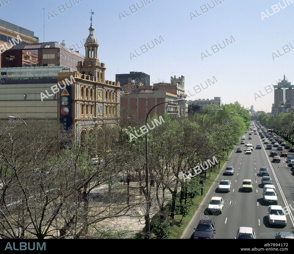 PASEO DE LA CASTELLANA CON EL EDIFICIO DEL CENTRO COMERCIAL "ABC SERRANO"(ANTIGUO PERIODICO).