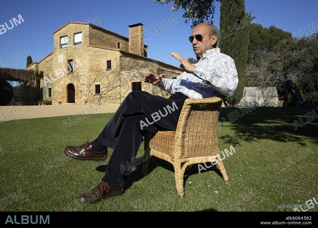 Pere Portabella (cineasta, intelectual, político) en su masia de "Mas Ventós" en Palau Sator (2008).