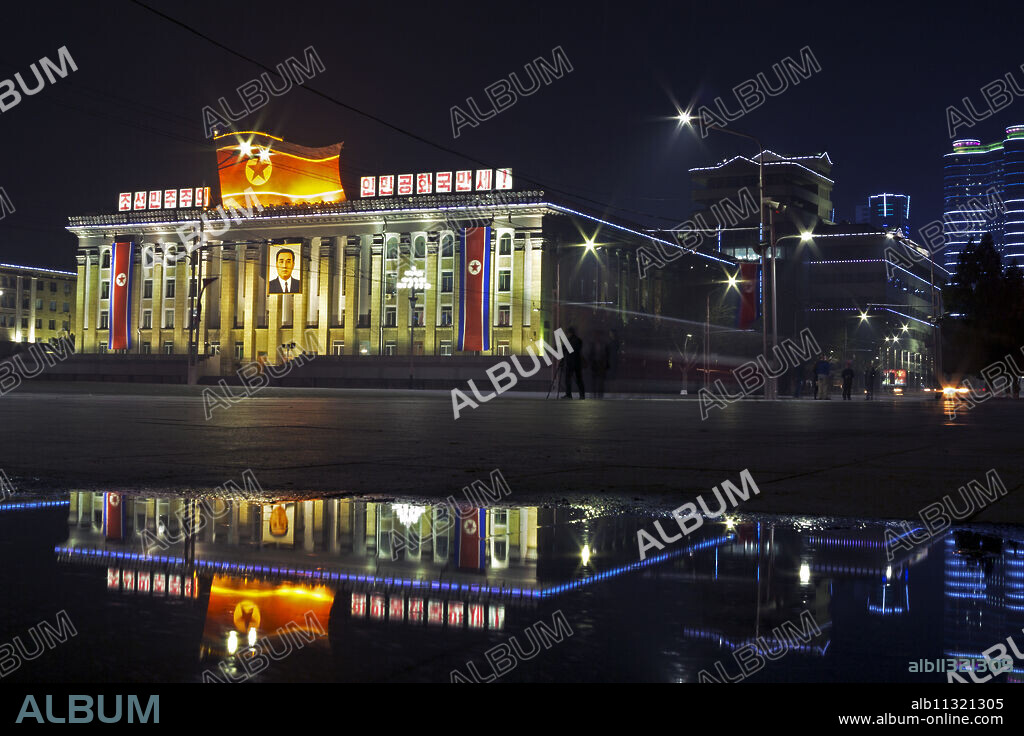 Kim Il Sung Square, illuminated at night, Pyongyang, Democratic People's Republic of Korea (DPRK), North Korea, Asia.