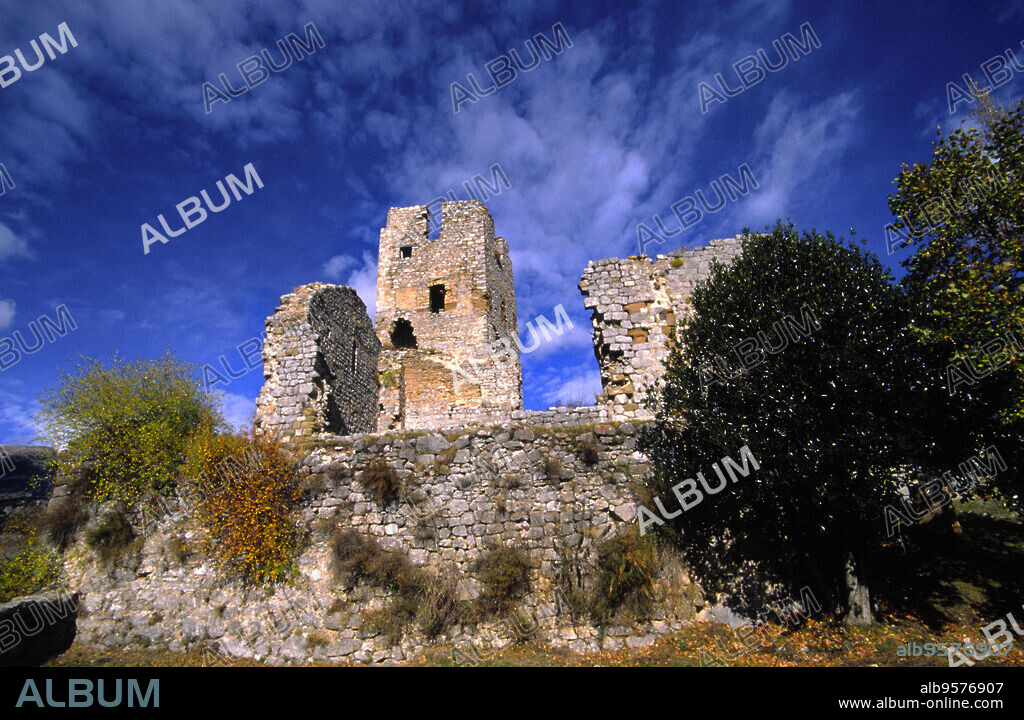 Castillo de Gòsol.Gòsol.Parque natural Cadí-Moixero.El Bergueda. Cordillera Pirenaica. Catalunya. España.