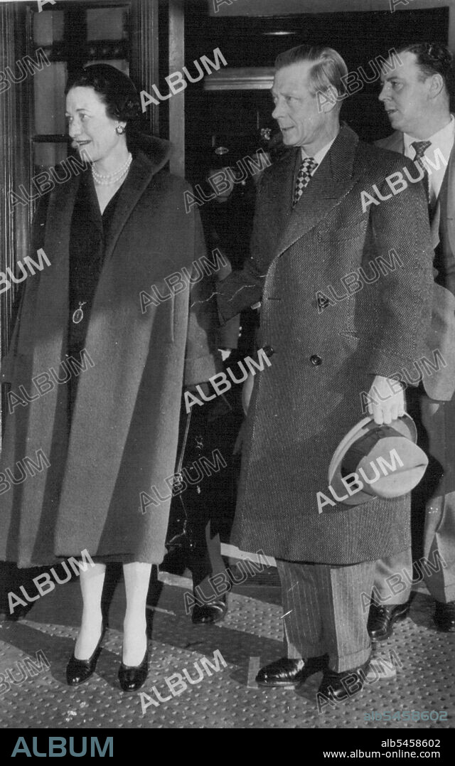 Duchess of Windsor Leaves Hospital -- With the Duke of Windsor placing a solicitous hand on her arm, the Duchess of Windsor walks out of the Harkness Pavilion of the Columbia Presbyterian Medical Center here today. She said she was "feeling fine" after a 15-day stay in the hospital during which she underwent an operation of an undisclosed nature on Feb. 22. March 9, 1951. (AP Wirephoto).