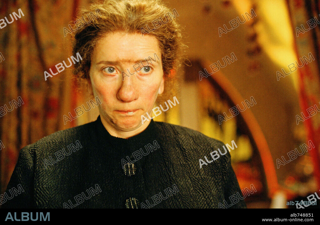 EMMA THOMPSON en LA NIÑERA MÁGICA, 2005 (NANNY MCPHEE), dirigida por KIRK JONES. Copyright UNIVERSAL PICTURES.