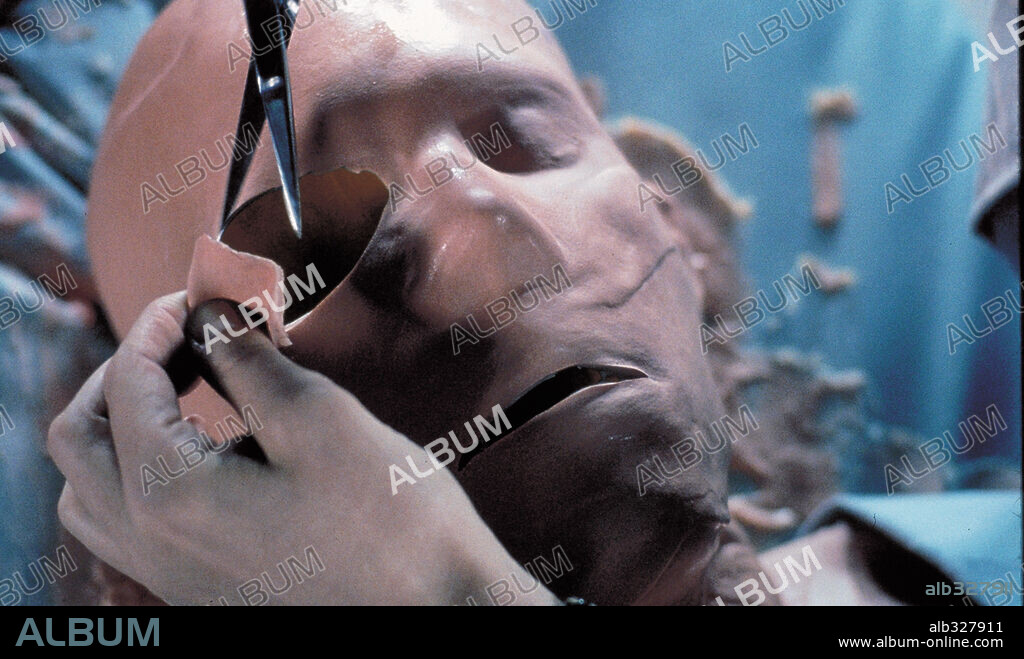 KEVIN BACON en EL HOMBRE SIN SOMBRA, 2000 (HOLLOW MAN), dirigida por PAUL VERHOEVEN. Copyright COLUMBIA PICTURES.