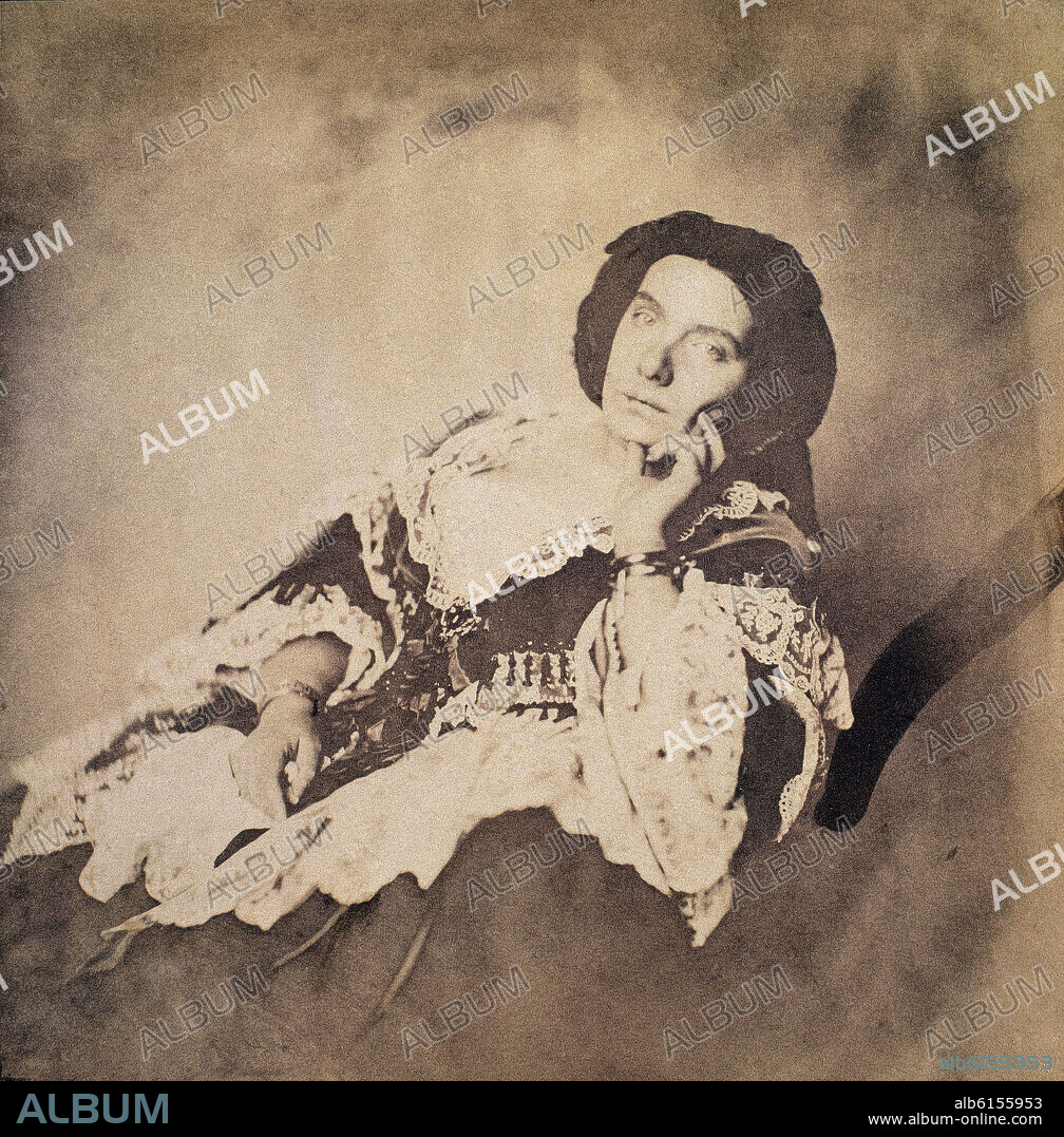 ANONYMOUS. RETRATO INFORMAL DE LA REINA ISABEL II A LA EDAD DE VEINTISIETE AÑOS - 1857.