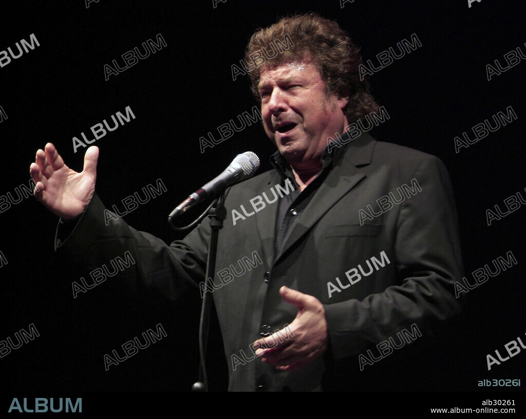 The spanish flamenco singer Enrique Morente during a performance.