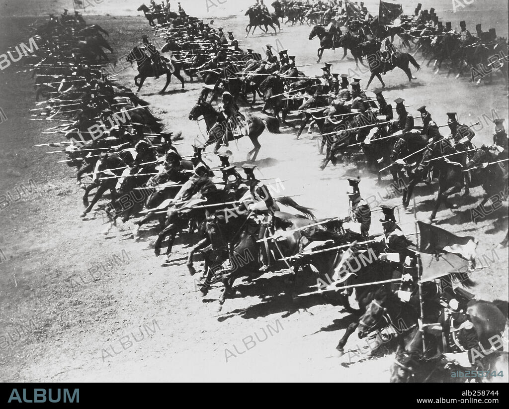 LA CARGA DE LA BRIGADA LIGERA, 1936 (THE CHARGE OF THE LIGHT BRIGADE), dirigida por MICHAEL CURTIZ. Copyright WARNER BROTHERS.