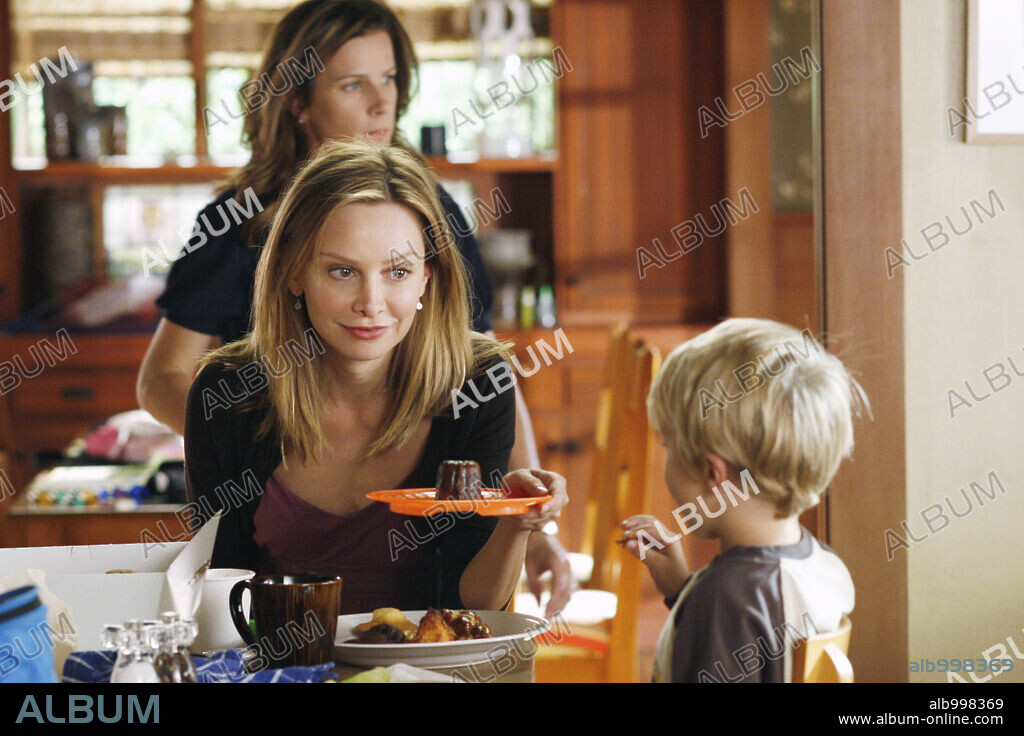 CALISTA FLOCKHART y RACHEL GRIFFITHS en CINCO HERMANOS, 2006 (BROTHERS & SISTERS), dirigida por KEN OLIN. Copyright TOUCHSTONE TELEVISION.