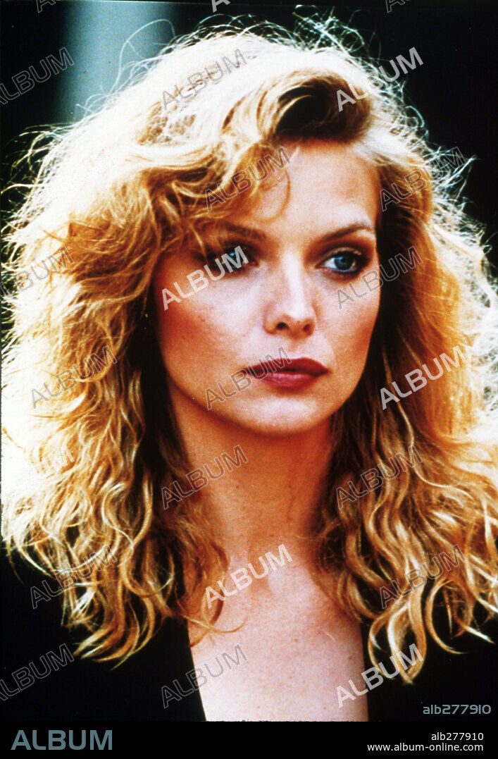 MICHELLE PFEIFFER en LAS BRUJAS DE EASTWICK, 1987 (THE WITCHES OF EASTWICK), dirigida por GEORGE MILLER. Copyright WARNER BROTHERS.
